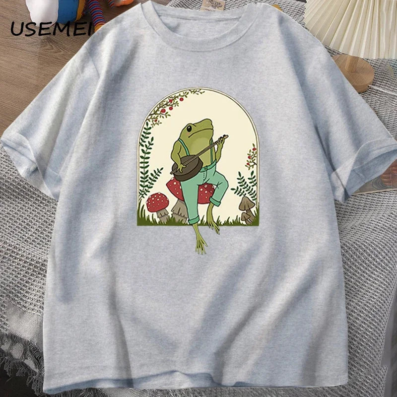 Cute Frog Playing Banjo T-shirt