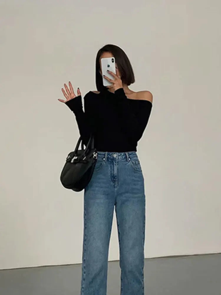 Long-Sleeved Slim Fit Crop Top