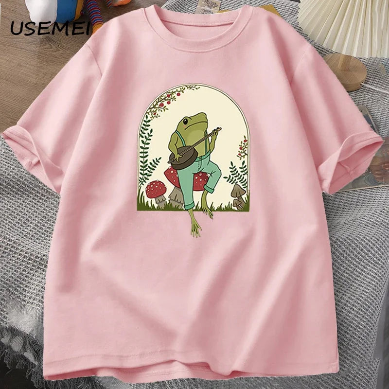 Cute Frog Playing Banjo T-shirt