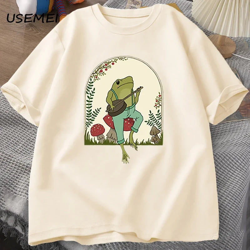 Cute Frog Playing Banjo T-shirt